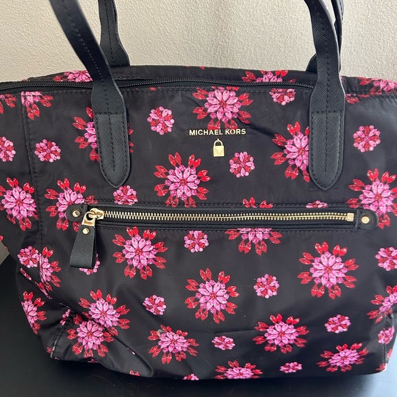 Michael Kors Kelsey Floral Printed Nylon Black Tote with Pink Design - Picture 7 of 14